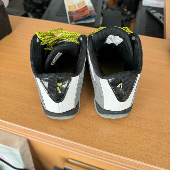 Boys And1 Shoes - Picture 4 of 7